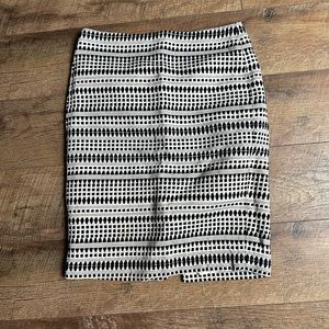LOFT Black and White Pencil Skirt sz 2